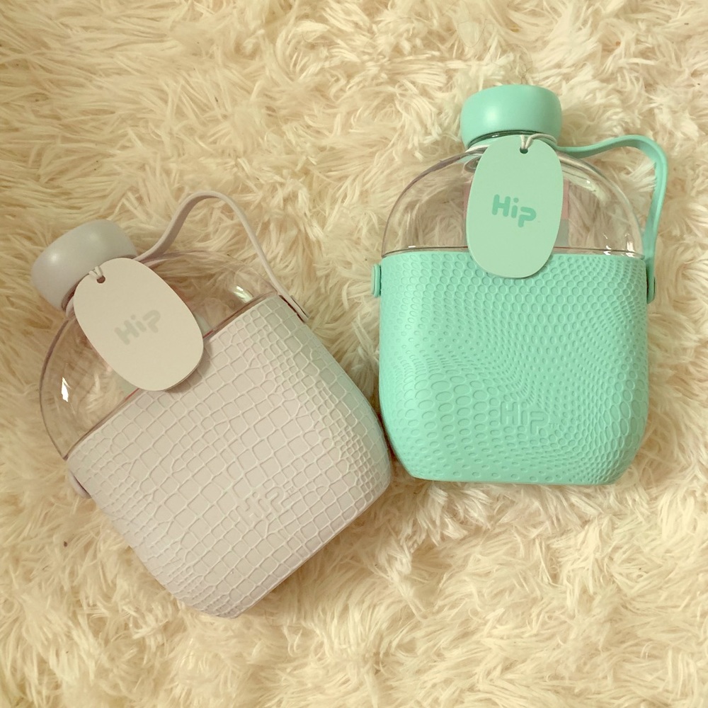 Plastic HIP water bottles set